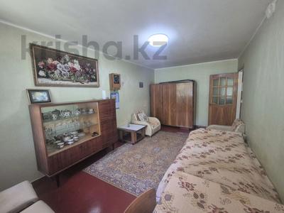 1-комнатная квартира · 30 м² · 1/5 этаж, мкр Юго-Восток, Микрорайон Юго-Восток, улица Дюсембекова 43 за 10.5 млн ₸ в Караганде, Казыбек би р-н
