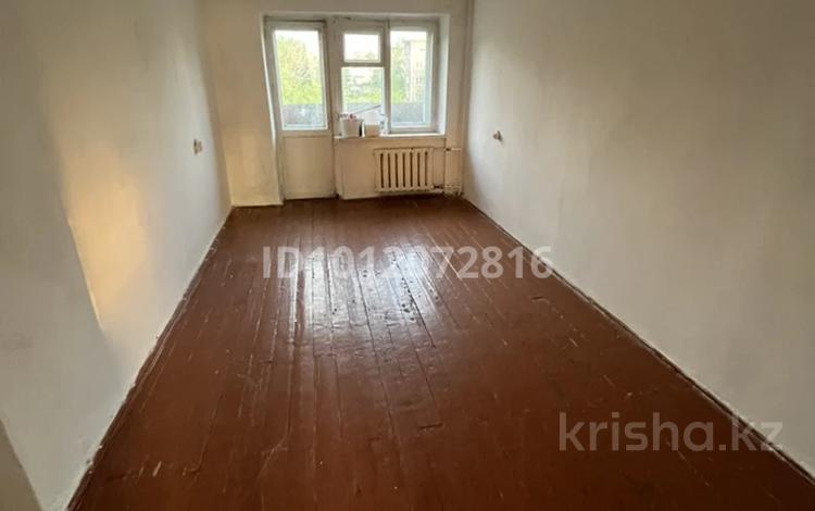 3-комнатная квартира · 69 м² · 4/5 этаж, Ауезов 31 — Базар,садик,ДК,школ,колледж,small за 10.5 млн ₸ в Аксу — фото 2