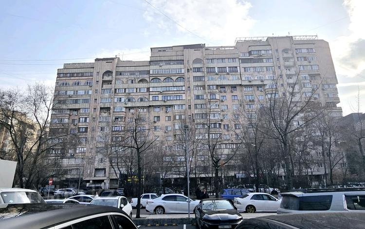 3-бөлмелі пәтер · 75 м² · 3/12 қабат, мкр Самал, мкр Самал 2 — Бектурова, бағасы: 89 млн ₸ в Алматы, Медеуский р-н — фото 2