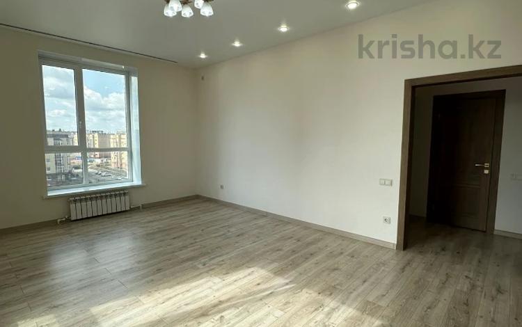 2-бөлмелі пәтер · 78.5 м² · 5/7 қабат, Алтын орда ш/а., проспект Тауелсиздик, бағасы: 36 млн ₸ в Актобе, мкр. Алтын орда — фото 2
