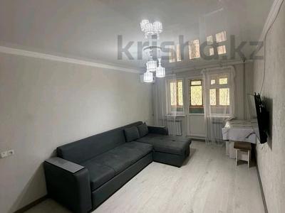2-комнатная квартира · 43 м² · 2/5 этаж, Туркестанский 2/6 — Байтурсынова за 17.6 млн ₸ в Шымкенте, Аль-Фарабийский р-н