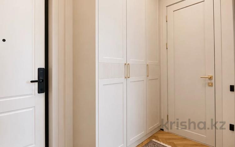 1-комнатная квартира · 46 м² · 8/12 этаж, мкр Уркер за 400 000 ₸ в Астане, Нура р-н — фото 2