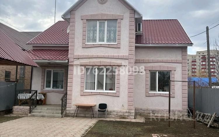 Отдельный дом · 5 комнат · 220 м² · 5 сот., Береке мкр. Байтерек — 9 мкр за 70 млн 〒 в Уральске — фото 2