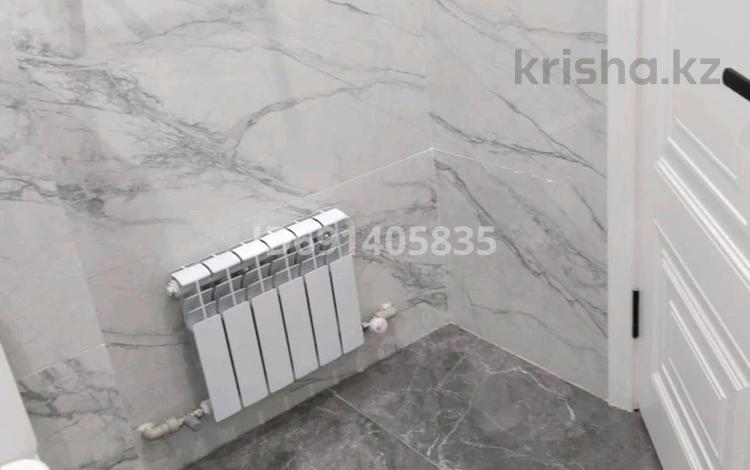 3-бөлмелі пәтер · 105 м² · 8/9 қабат, 17-й микрорайон, 17 мкр. 26/5 — Заезд со стороны ул.Рыскулова возле заправки Sinoil, бағасы: 55 млн ₸ в Шымкенте, Аль-Фарабийский р-н — фото 2
