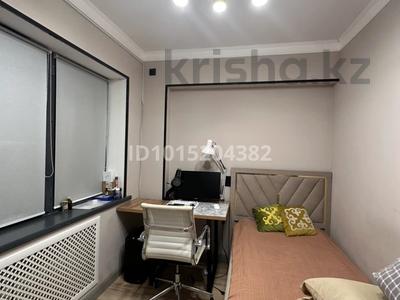 3-бөлмелі пәтер · 60 м² · 2/5 қабат, Центральный ш/а., Абая 15 а — Пассаж Насиха и NAN CAKES&amp;amp;BAKES кофейня-кондитерская, бағасы: 350 000 ₸ в Атырау, мкр Центральный