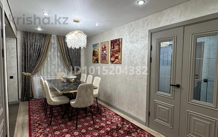 3-бөлмелі пәтер · 70 м² · 2/5 қабат, Центральный ш/а., Абая 15 а — Пассаж Насиха и NAN CAKES&amp;amp;BAKES кофейня-кондитерская, бағасы: 320 000 ₸ в Атырау, мкр Центральный — фото 4