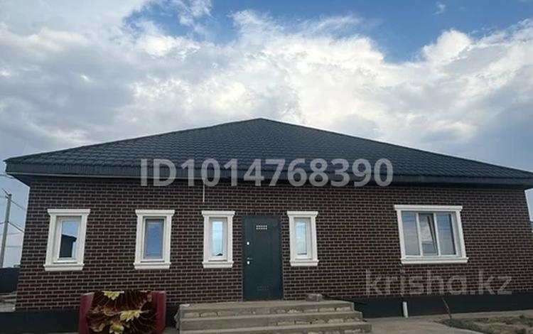 Отдельный дом · 5 комнат · 250 м² · 8 сот., мкр Зарослый, 1 улица 77 — 1 улица за 55 млн ₸ в Атырау — фото 2