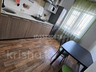 1-комнатная квартира · 46 м² · 5/9 этаж, Аксай 4 мкр — Саина за 10 000 〒 в Алматы, Ауэзовский р-н