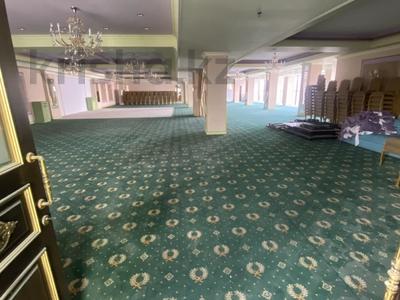 Свободное назначение, офисы, магазины и бутики, общепит, салоны красоты, фитнес и спорт, медцентры и аптеки, образование, развлечения · 550 м² за 2 млн 〒 в Караганде, Казыбек би р-н