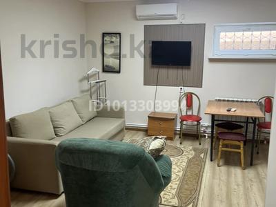 1-комнатная квартира · 30 м² · 1/1 этаж, Азаттык 74/2 — Карымсакова за 140 000 ₸ в Атырау, мкр Жилгородок