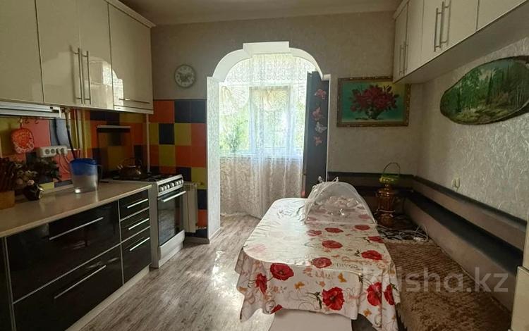 3-бөлмелі пәтер · 70 м² · 3/5 қабат, мкр 11, Шайкенова, бағасы: 23.1 млн ₸ в Актобе — фото 2