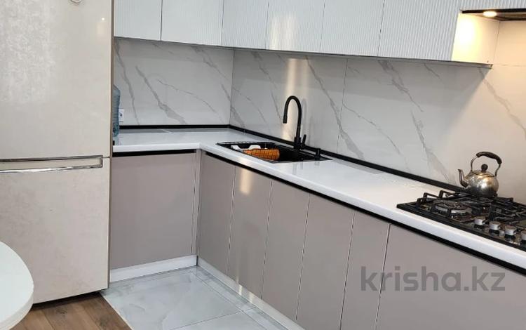 3-комнатная квартира · 84 м² · 8/9 этаж, мкр. Алтын орда, Батыс 2 за 38 млн ₸ в Актобе — фото 2