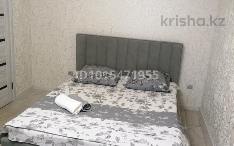 1-бөлмелі пәтер · 35 м² · 1/9 қабат, 4 ш/а 10 — Рядом ТРК Орал Азия мол площадь Назарбаева тениссный корт, бағасы: 12 000 ₸ в Уральске, мкр 4 — фото 2