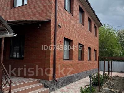 Отдельный дом · 7 комнат · 250 м² · 10 сот., Мкр Жеруйык — Орекешева за 135 млн 〒 в Атырау