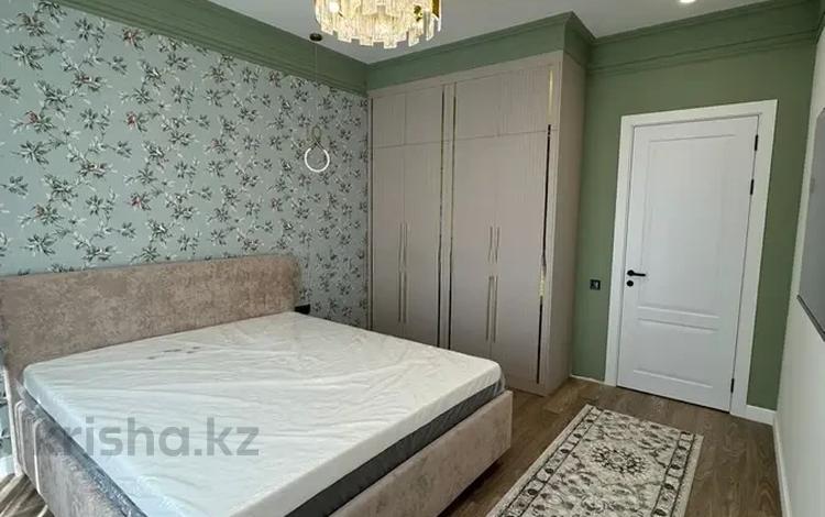 1-комнатная квартира, 45 м², 3/12 этаж помесячно, Егизбаева 7г за 270 000 〒 в Алматы — фото 2