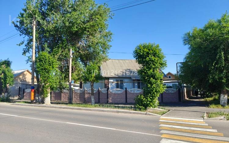 Отдельный дом · 3 комнаты · 80 м² · 8.15 сот., ул. Шахтёрская 15 — Угол ул. Шахтерской и ул. Желтоксан. за 25 млн ₸ в Каратау — фото 2