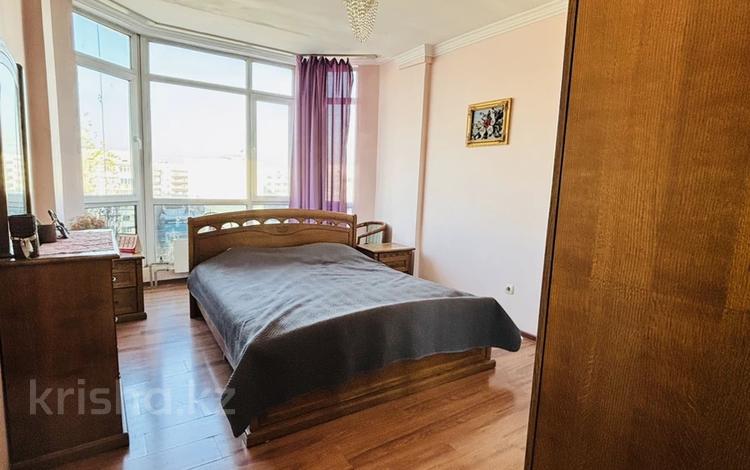 3-комнатная квартира · 98 м² · 8/10 этаж, мкр Аксай-1А за 50 млн ₸ в Алматы, Ауэзовский р-н — фото 2