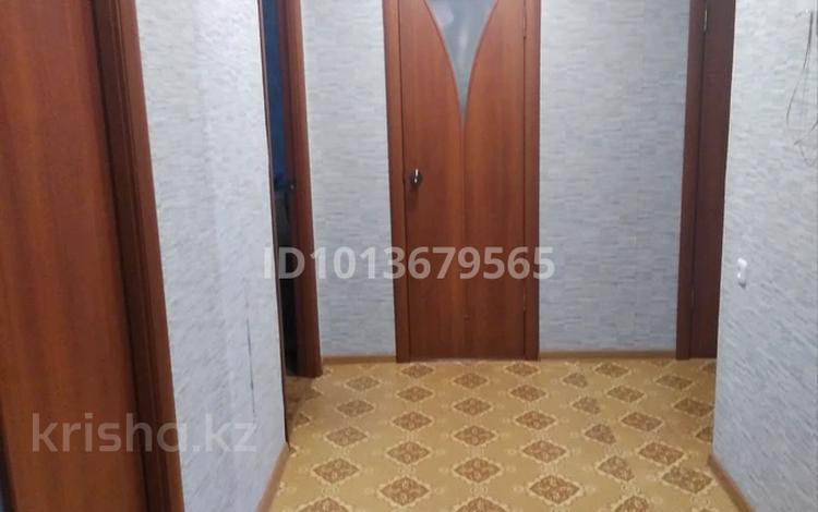 3-комнатная квартира · 62 м² · 5/5 этаж, Абулхаир хана 44 — Абулхаир хана и Оракбаева за 18.5 млн ₸ в Уральске — фото 3