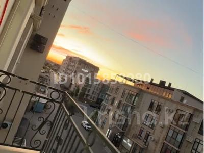 2-комнатная квартира · 82 м², мкр Ак Шагала, 1 береговая линия 86В за 320 000 ₸ в Атырау