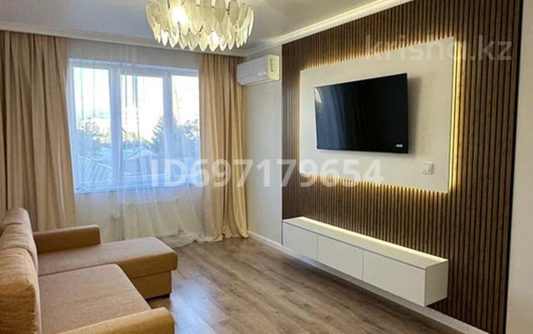 2-комнатная квартира, 54 м², 4 этаж помесячно, Сулейменова 18