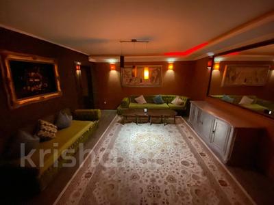 Аренда домов или дач в Шымкенте: Отдельный дом · 8 комнат · 780 м², Бекет батыра 103 за 2.3 млн 〒 Отдельный дом · 8 комнат · 780 м², Бекет батыра 103 за 2.3 млн 〒 в Шымкенте, Аль-Фарабийский р-н