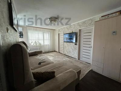 3-комнатная квартира · 48.8 м² · 5/5 этаж, Камзина 25 за 9.5 млн ₸ в Аксу