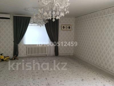 Отдельный дом · 4 комнаты · 200 м² · 10 сот., Базарбай Мұқанов 566 — Асфальт жолдың бойында орналасқан,аялдама,супермаркет жақын за 15 млн ₸ в 