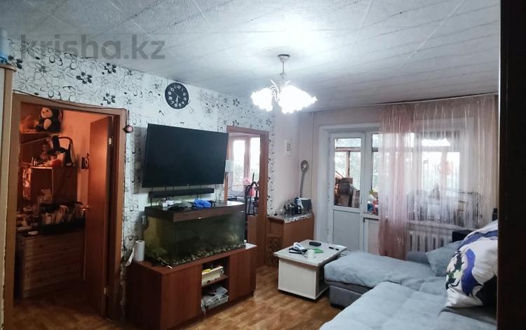 4-комнатная квартира · 61 м² · 4/5 этаж, Пришахтинск, 22й микрорайон — спортивный комплекс Атлант за 17.5 млн ₸ в Караганде, Алихана Бокейханова р-н — фото 2
