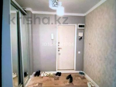 2-бөлмелі пәтер · 54 м² · 1/5 қабат, 2 ш/а., Оспанов 54/1, бағасы: 18 млн ₸ в Актобе, мкр 8