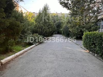 4-бөлмелі пәтер · 81 м² · 2/5 қабат, Сатбаева 19, бағасы: 25 млн 〒 в Таразе