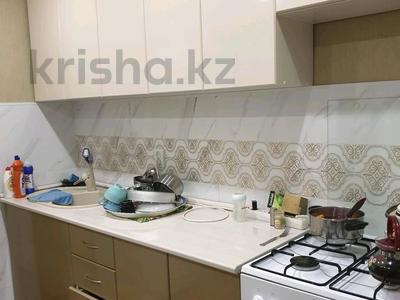 2-комнатная квартира · 54 м² · 3/6 этаж, 10 микр 16/1 за 20.5 млн 〒 в Аксае