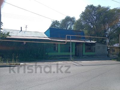 Салоны красоты, медцентры и аптеки · 200 м² за 33 млн ₸ в Каргалы (п. Фабричный)