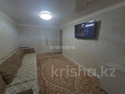 3-комнатная квартира · 60 м² · 5/5 этаж, 6й микрорайон, 6й микрорайон — Район автовокзала за 19.5 млн ₸ в Караганде, Казыбек би р-н