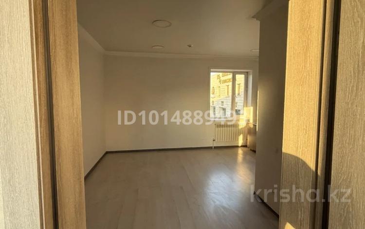 2-комнатная квартира · 41 м² · 2/2 этаж, мкр Кунгей , Назира Турекулова 14 за 150 000 ₸ в Караганде, Казыбек би р-н — фото 2
