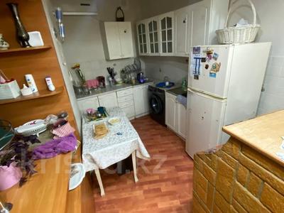 2-бөлмелі пәтер · 64 м² · 5/5 қабат, Алмагүл ш/а., Жарокова, бағасы: 54 млн ₸ в Алматы, Бостандыкский р-н