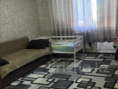 1-комнатная квартира, 48 м², 3/5 этаж помесячно, Кабанбай батыра за 120 000 〒 в Талдыкоргане