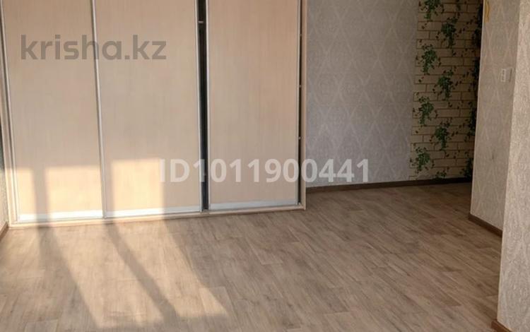 1-бөлмелі пәтер · 33 м² · 2/5 қабат, ул. Ленина 165, бағасы: 7.5 млн ₸ в Рудном — фото 2