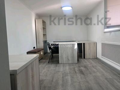 Офисы, салоны красоты, образование, развлечения, кабинеты и рабочие места · 90 м² за 400 000 〒 в Семее