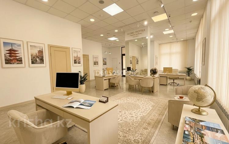 Еркін, кеңселер, дүкендер мен бутиктер, сұлулық салондары, фитнес және спорт, медорталықтар мен дәріханалар, білім орталықтары, кабинеттер және жұмыс орындары, студиялар · 82 м², бағасы: 800 000 〒 в Астане, Нура р-н — фото 44