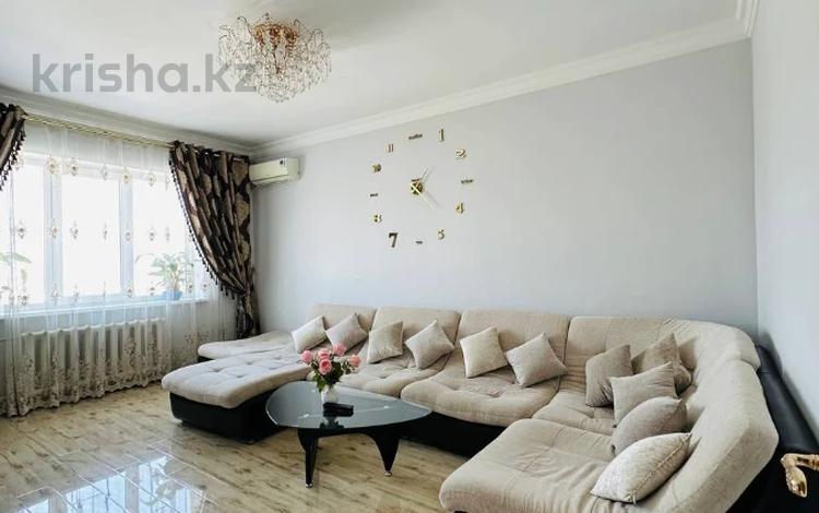 3-комнатная квартира, 70 м², 8/8 этаж, Мукагали Макатаева — Валиханова