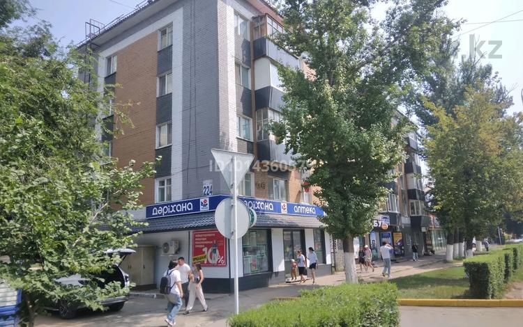 3-комнатная квартира · 46 м² · 5/5 этаж, Назарбаева 224 — Кирпичный 5 этажный дом, кафе марина в этом доме. за 13.5 млн ₸ в Уральске — фото 2