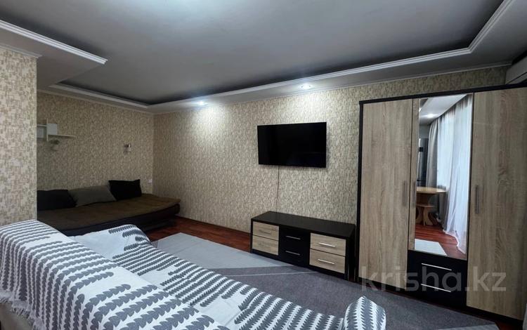1-комнатная квартира · 38 м² · 4/9 этаж, Кабанбай батыра 91 за 180 000 ₸ в Усть-Каменогорске — фото 2