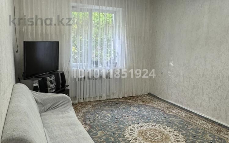 2-бөлмелі пәтер · 56 м² · 2/2 қабат, Театральная ул. 22, бағасы: 22 млн ₸ в Шымкенте, Абайский р-н — фото 2