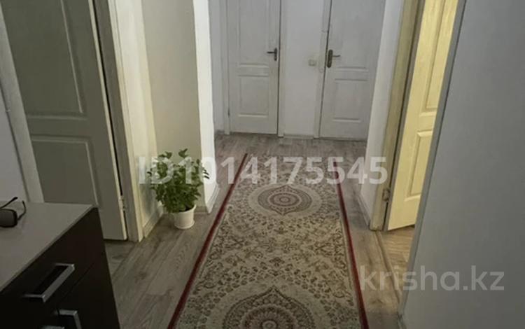 3-комнатная квартира · 74 м² · 2/5 этаж, Сырым датова 35а за 27 млн ₸ в Атырау — фото 2