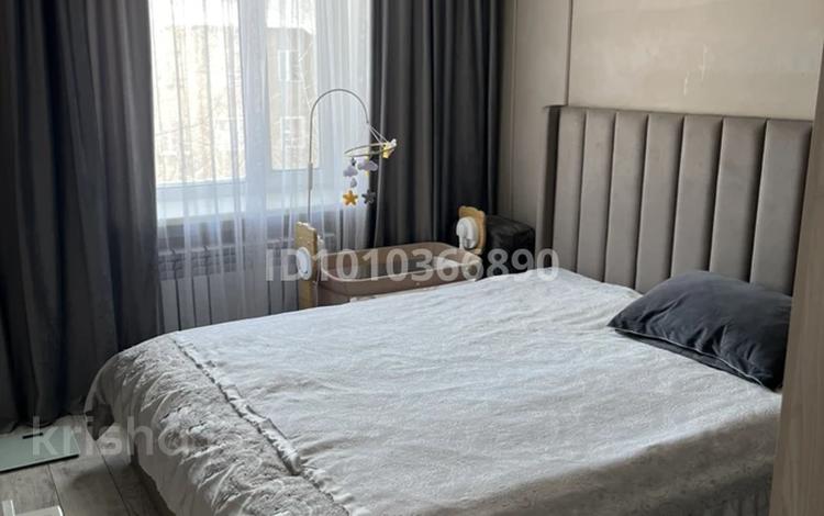 3-комнатная квартира · 70 м² · 3/3 этаж, Пришахтинск, Экибастузская за 23 млн ₸ в Караганде, Алихана Бокейханова р-н — фото 2