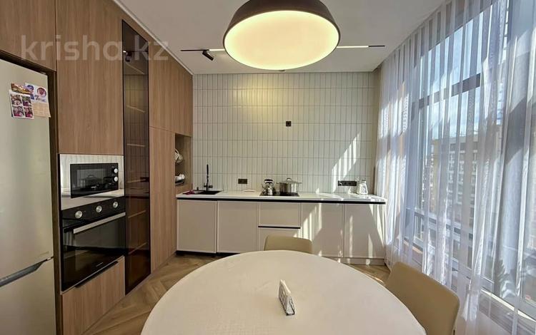 3-комнатная квартира · 70.3 м² · 7/17 этаж, Туран 52/2, 52/3 за 64 млн ₸ в Астане, Есильский р-н — фото 2