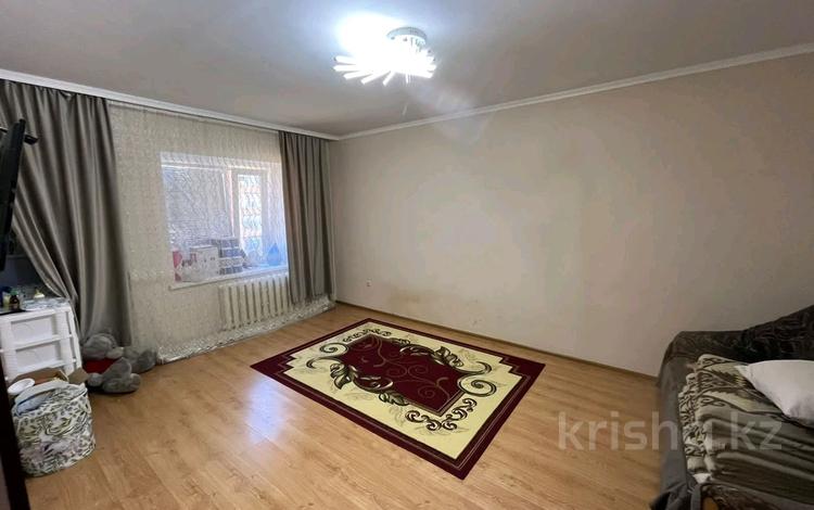 1-комнатная квартира, 35 м², 3/5 этаж помесячно, мкр Кадыра Мырза-Али