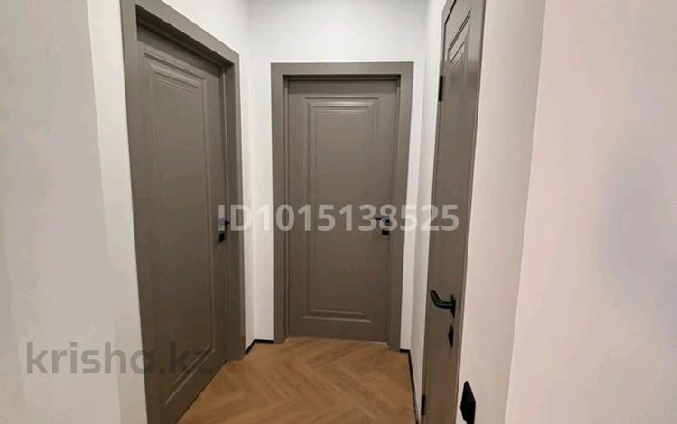 3-бөлмелі пәтер · 100 м² · 4/5 қабат, Алтын орда ш/а. 18А, бағасы: 36 млн ₸ в Актобе, мкр. Алтын орда — фото 2