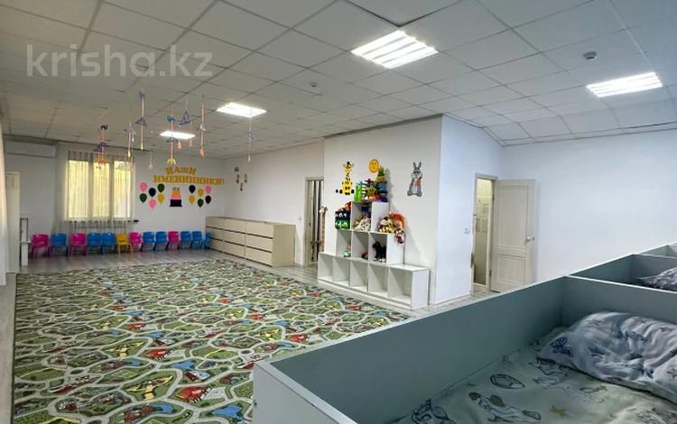 Свободное назначение · 557.1 м² за 130 млн ₸ в Актобе, мкр 12 — фото 2