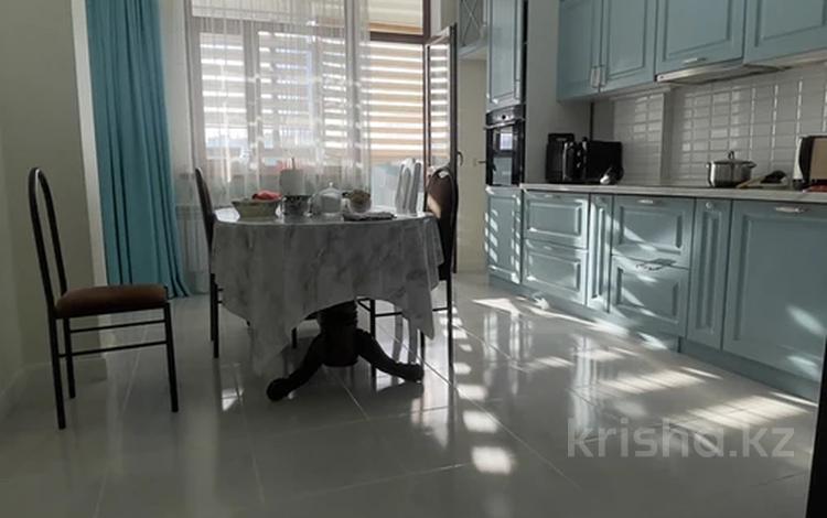 4-комнатная квартира · 140.4 м² · 7/9 этаж, Азильхан Нуршаихов 10, блок 1, 2 за 70 млн ₸ в Астане, Нура р-н — фото 2